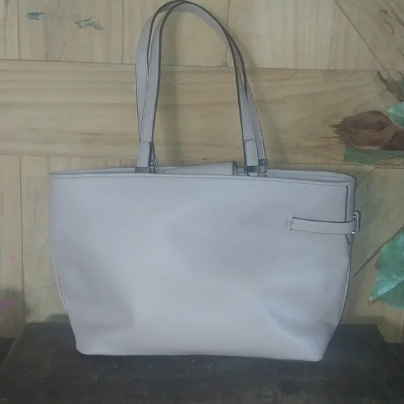 Calvin Klein purse - Picture 7 of 7